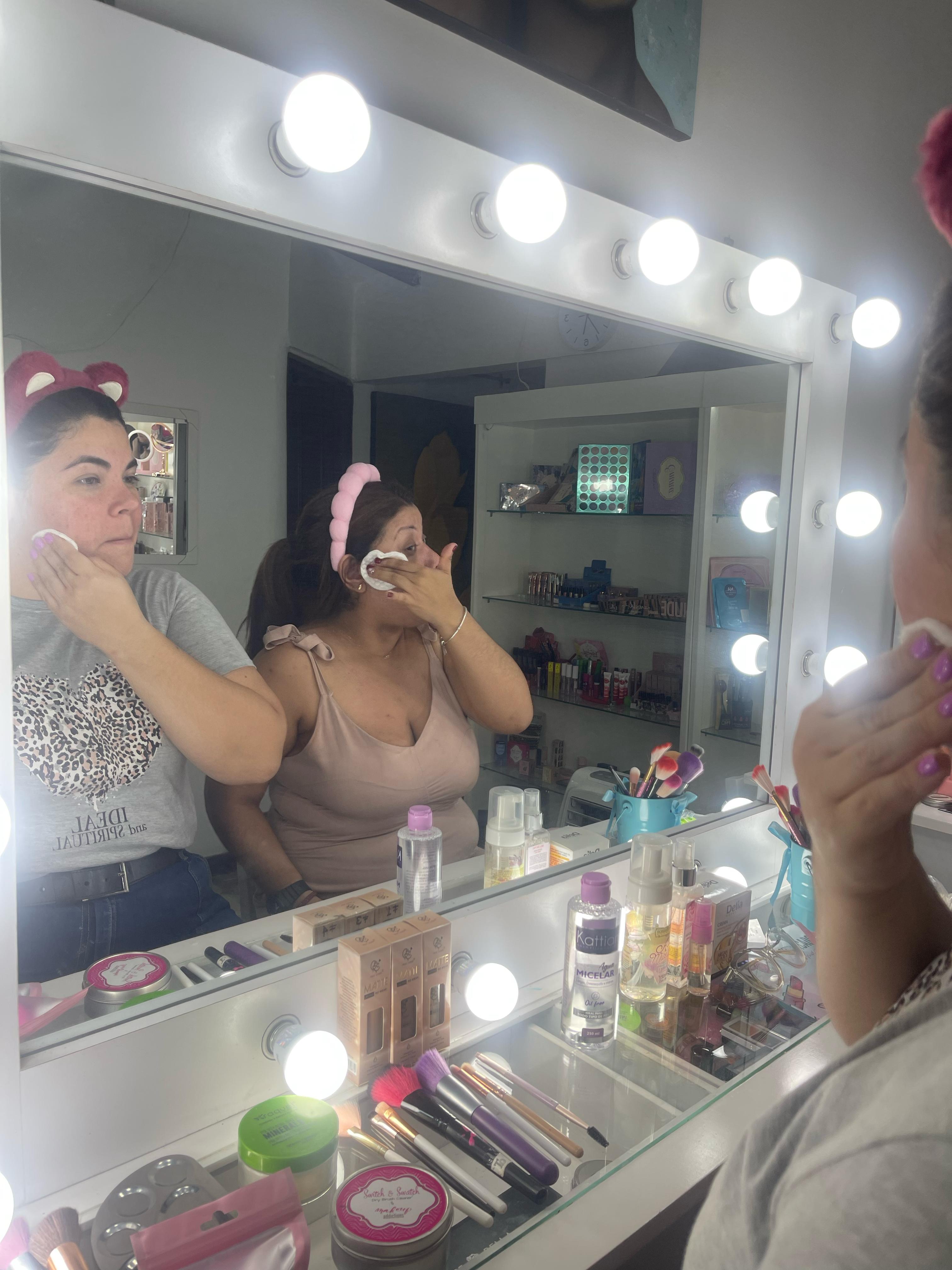 Galería SELF LOVE MAKEUP